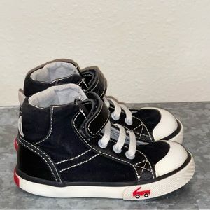 Infant Black Hi-Top Shoes, Size 5